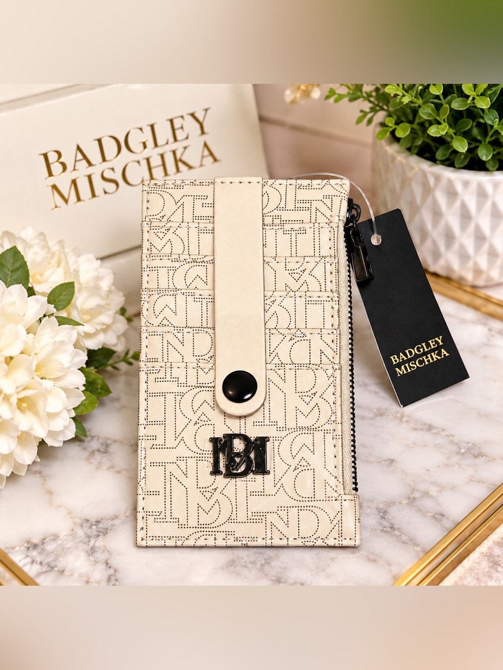 โจ NWT Badgley Mischka Monogram Multi-Card Holder Wallet โ Cream/Beige โจ
